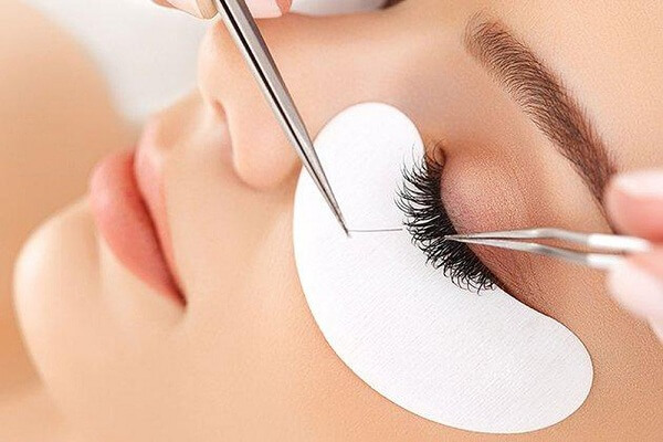 Có nên học nối mi không, học nối mi cơ bản có khó không, học trong bao lâu thì ra nghề?