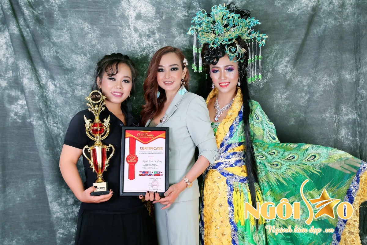 Đây là thành tích ấn tượng với chuyên gia Cúc Hương (Tân quán quân Make Up châu Á - Chuyên gia Cúc Hương - Học Viên tại Crystal Spa 26A Trần Quốc Thảo, P.6, Q.3, TP.HCM)